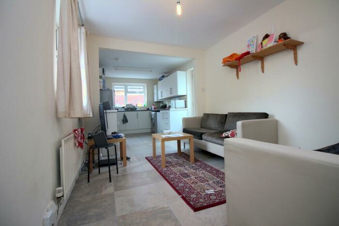 5 Bedroom End Of Terrace House To Rent In Harriet Street, Cathays, CF24
