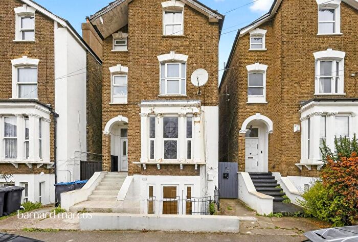 2 Bedroom Flat For Sale In Broad Green Avenue, Croydon, CR0