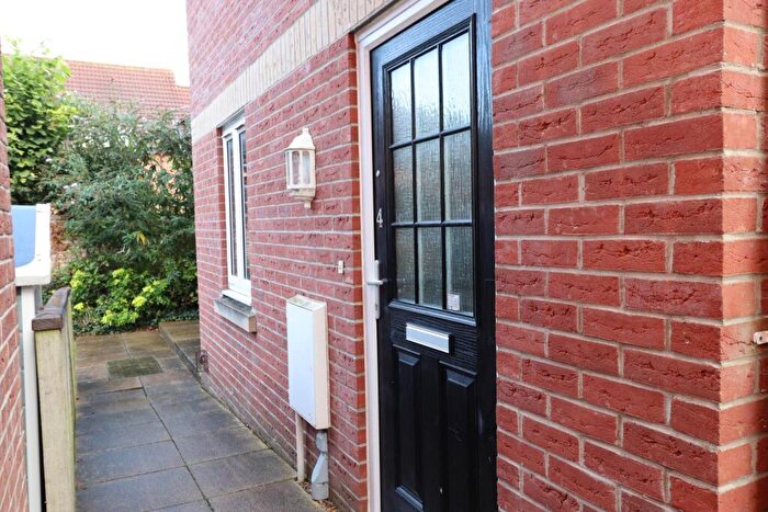 1 Bedroom Flat To Rent In Mayfield Close, Glastonbury, Somerset, BA6