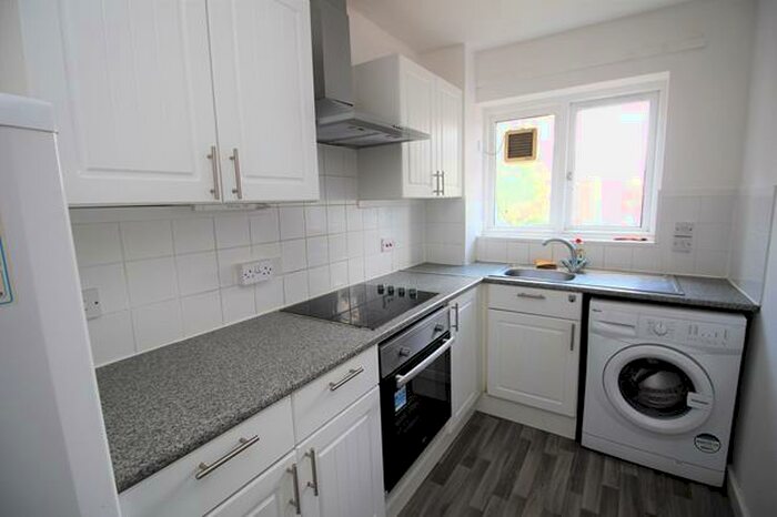 2 Bedroom Flat To Rent In Olivier Court, Union Street, Bedford, MK40