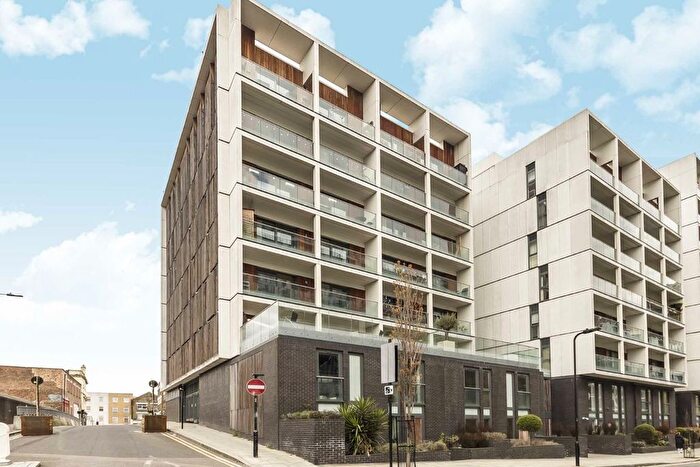 3 Bedroom Flat To Rent In Roseberry Place, Dalston Square, E8