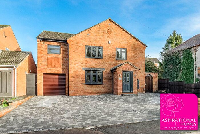 4 Bedroom Detached House For Sale In Thorpe Street, Raunds, Northamptonshire, NN9