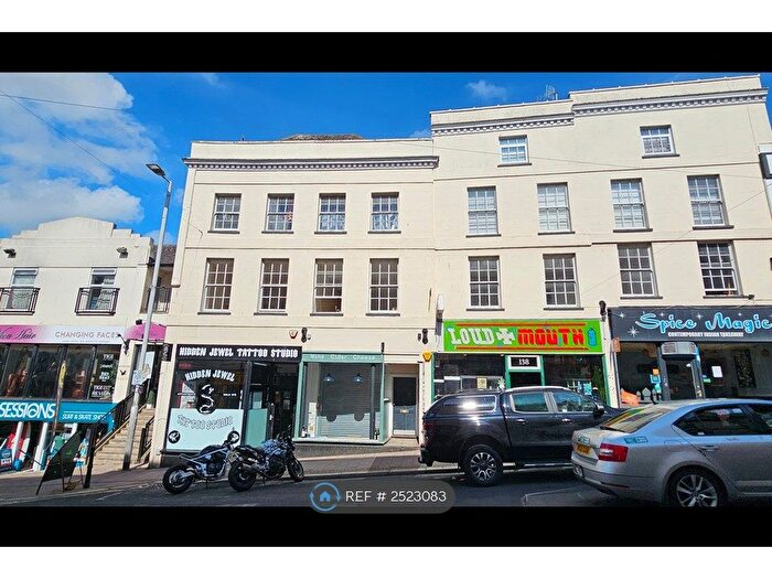 2 Bedroom Flat To Rent In Fore Street, Exeter, EX4