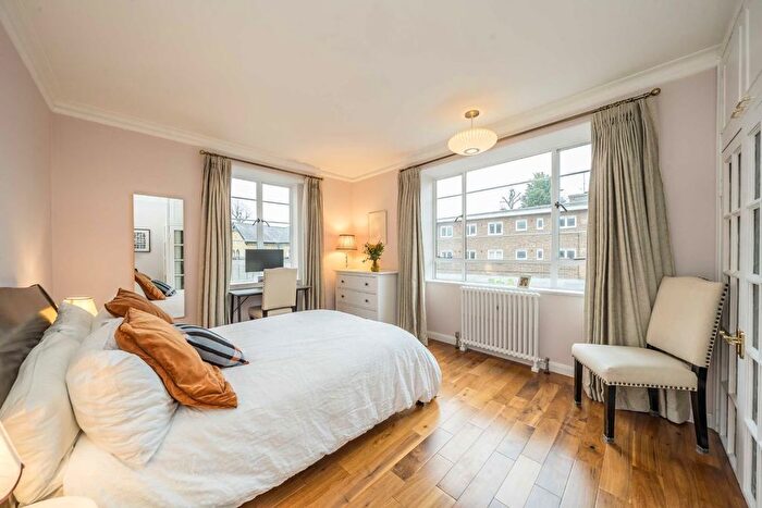 2 Bedroom Flat For Sale In Nightingale Lane, London, SW12