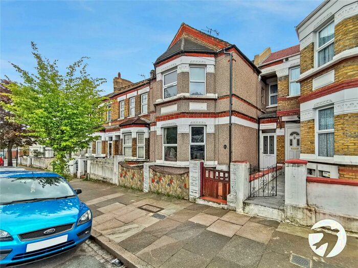2 Bedroom Property To Rent In Brewery Road, London, SE18