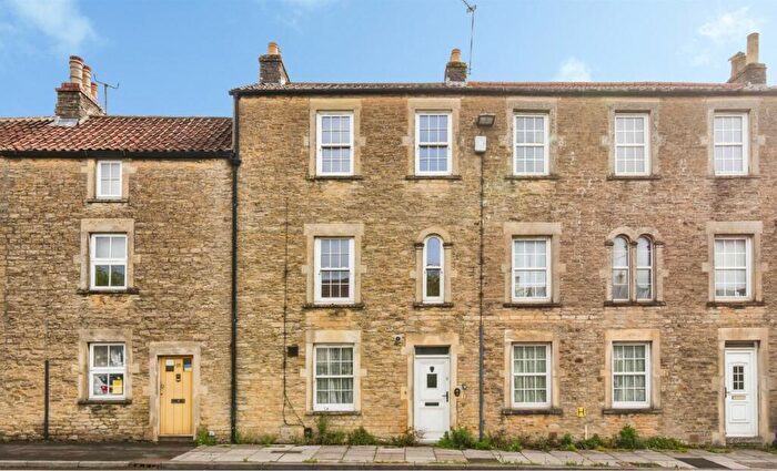 3 Bedroom Terraced House For Sale In Vallis Way, Frome, BA11