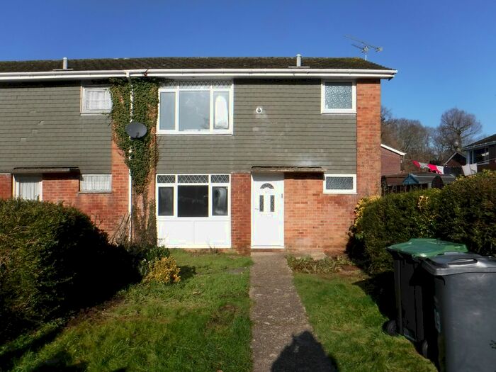 3 Bedroom End Of Terrace House To Rent In Shaftesbury Avenue, Waterlooville, PO7
