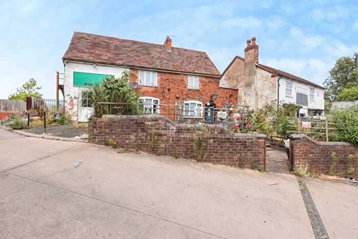 3 Bedroom End Of Terrace House For Sale In Bell Lane, Northfield, Birmingham, West Midlands, B31