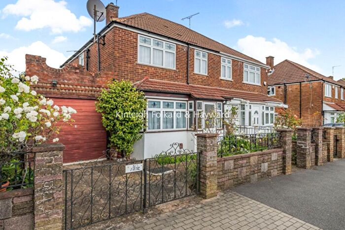 3 Bedroom Semi Detached House For Sale In Granville Road, North Finchley, London, N12