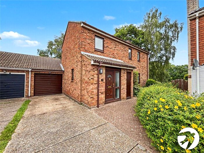 4 Bedroom Detached House For Sale In Locksley Close, Walderslade, Kent, ME5