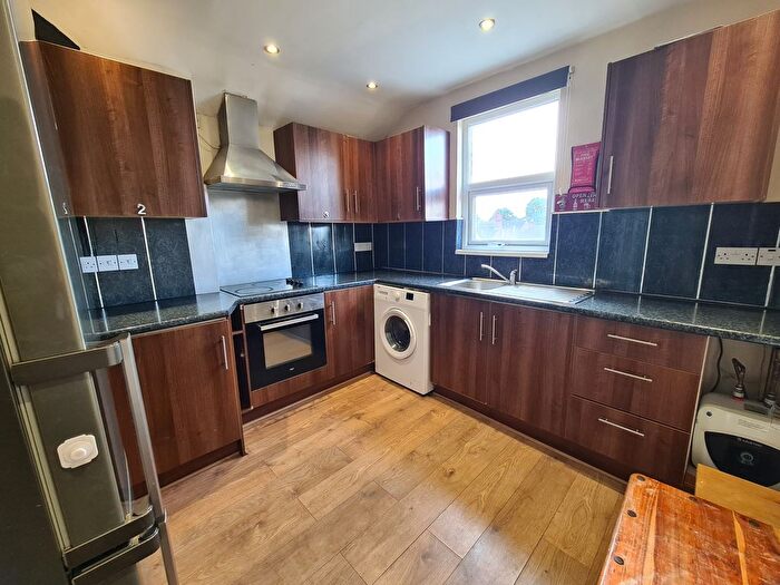 3 Bedroom Flat To Rent In Empire Court, Avon Street, Rugby, Warwickshire, CV21