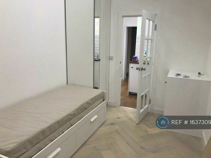 Studio To Rent In Taylor Road, Wallington, SM6