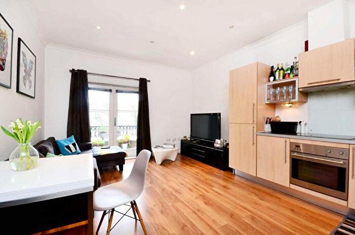 2 Bedroom Flat To Rent In Northpoint Square, Camden, NW1