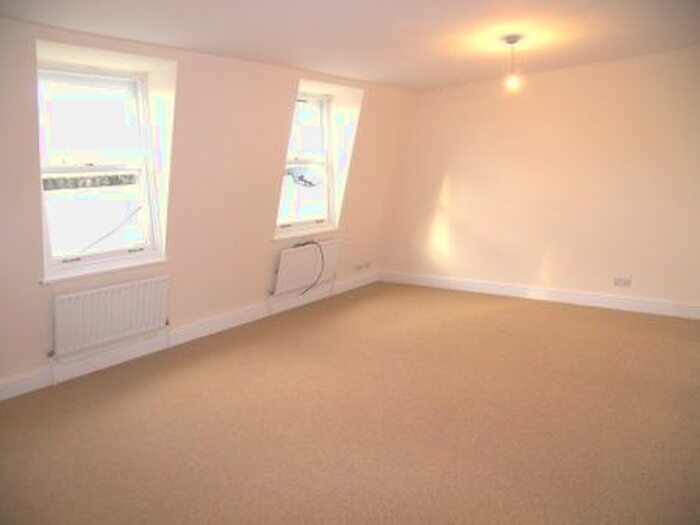 2 Bedroom Flat To Rent In Stockwell Road, Stockwell, SW9