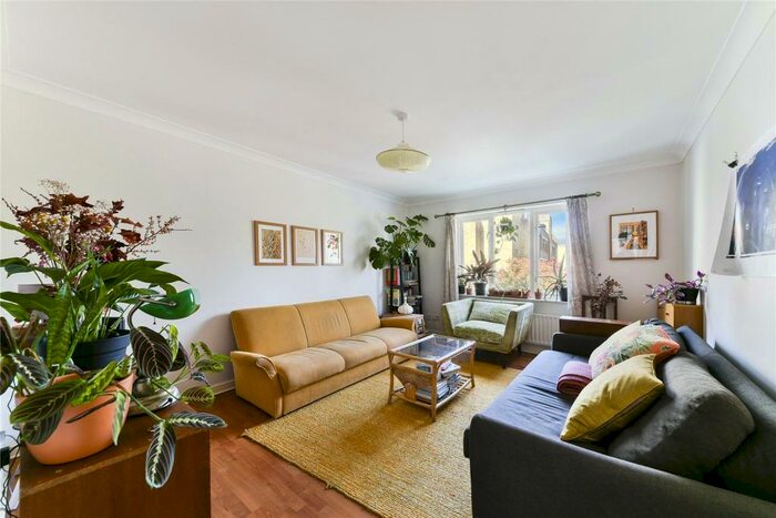 3 Bedroom Terraced House To Rent In King Edwards Road, South Hackney, London, E9