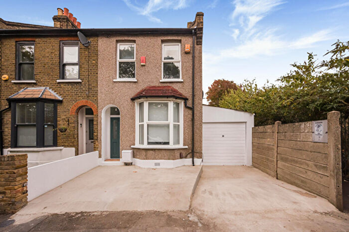 4 Bedroom End Of Terrace House For Sale In Lincoln Street, Leytonstone, Waltham Forest, E11