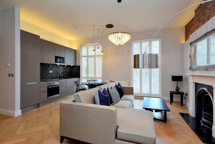 3 Bedroom Flat To Rent In Gloucester Place, Marylebone, London, NW1
