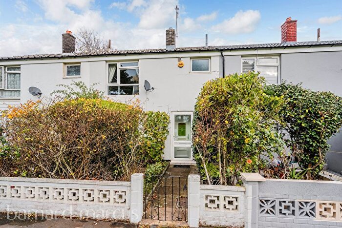 3 Bedroom Terraced House For Sale In Gainsborough Road, Epsom, KT19