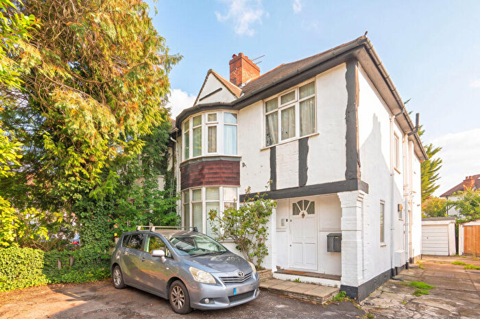 1 Bedroom Flat For Sale In Watford Way, Mill Hill, London, NW7