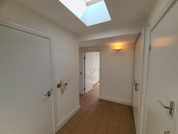 1 Bedroom Flat To Rent In Waterson Street, London, E2