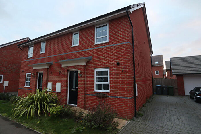 3 Bedroom Semi-Detached House To Rent In Bloomfield Road, Felixstowe, IP11