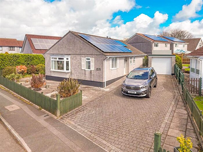 3 Bedroom Detached Bungalow For Sale In Briarwood, Liskeard, PL14