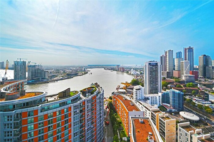 3 Bedroom Apartment For Sale In Charrington Tower, Biscayne Avenue, Canary Wharf, London, E14