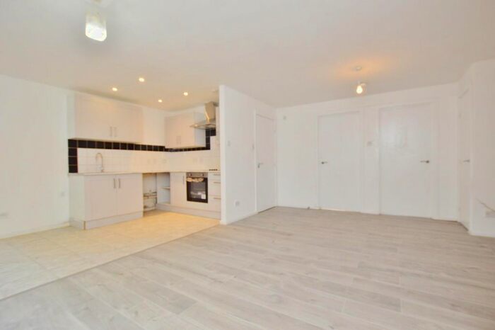 2 Bedroom Flat To Rent In Barking Road, London, E13