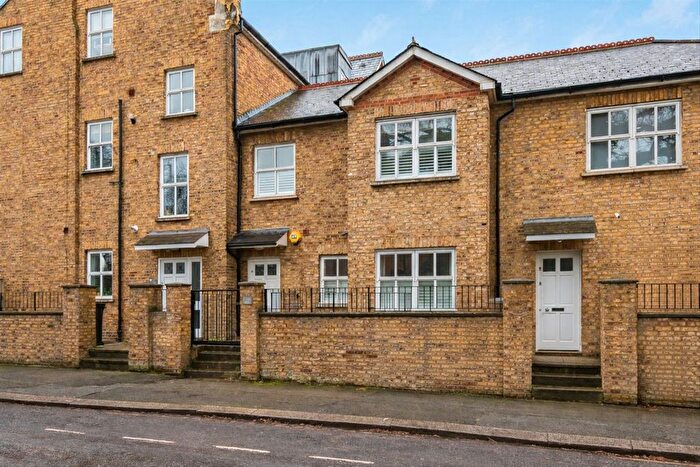 4 Bedroom Property To Rent In Freeland Road, Ealing, W5