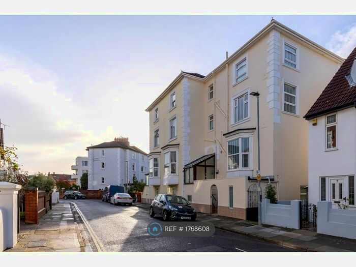1 Bedroom Flat To Rent In Kenilworth Road, Southsea, PO5
