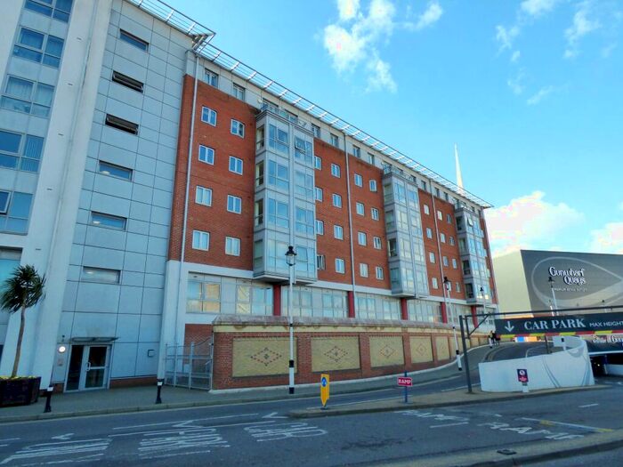 Flat To Rent In The Round House, Gunwharf Quays, PO1