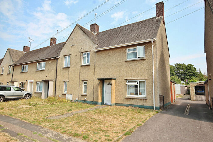 3 Bedroom End Of Terrace House For Sale In Eastfield Road, Witney, OX28