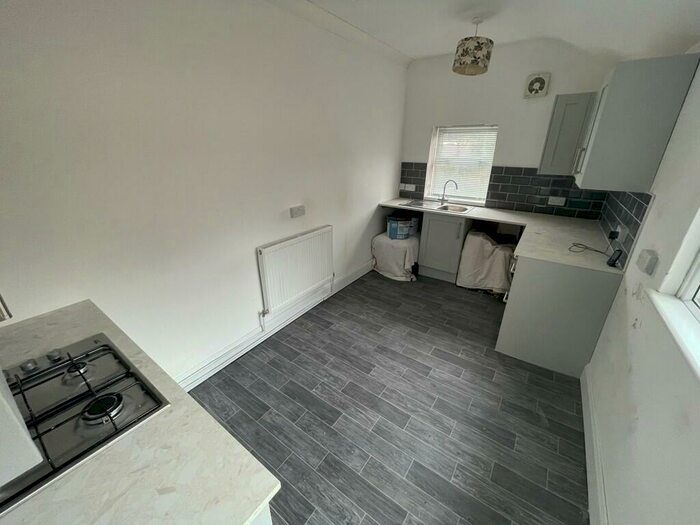 3 Bedroom Terraced House To Rent In Street, Ystrad Mynach
