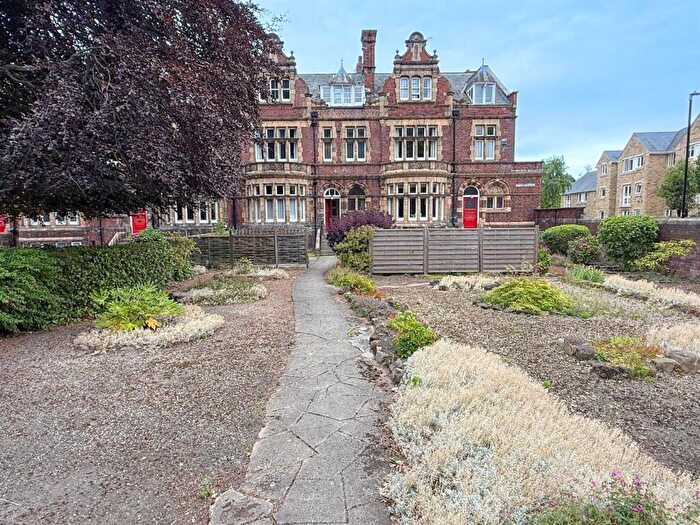 4 Bedroom Flat To Rent In Otley Road, Far Headingley, Leeds, West Yorkshire., LS16