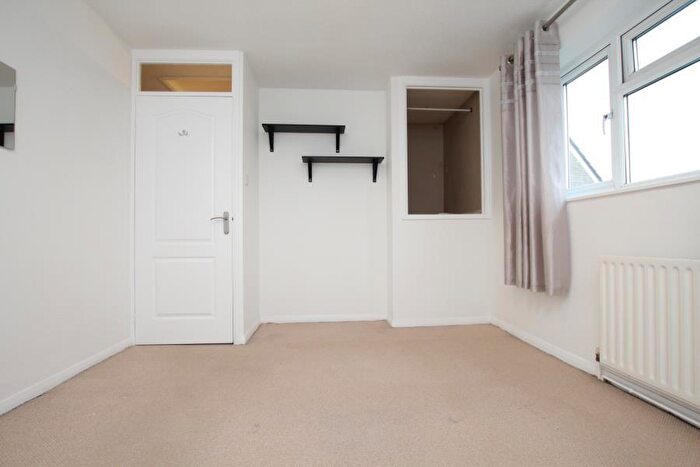 2 Bedroom End Of Terrace House To Rent In Forest Drive - Bentry, BS10