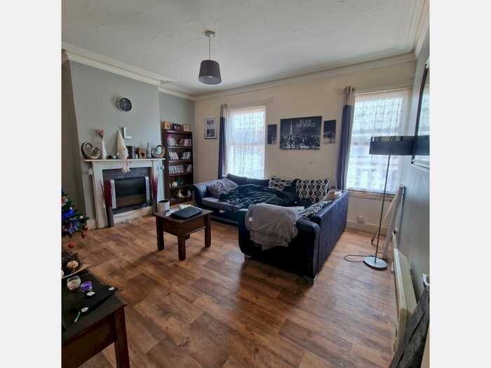 2 Bedroom Flat To Rent In Wellington Road, Dudley, DY1