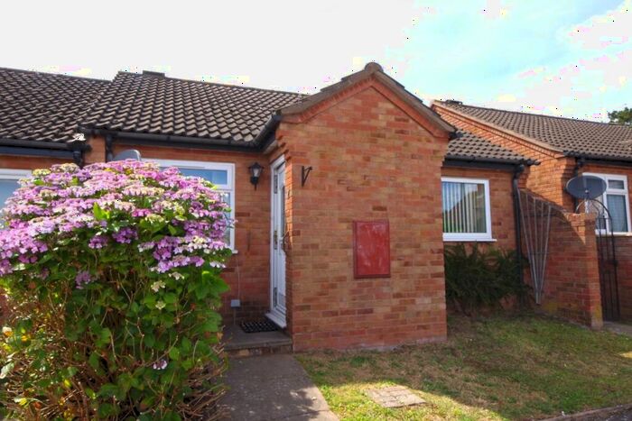 2 Bedroom Semi-Detached Bungalow To Rent In Newlands Court, Foley Road, GL18