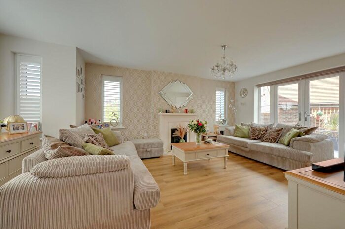 4 Bedroom Detached House For Sale In Bonnet Lane, Burgess Hill, RH15