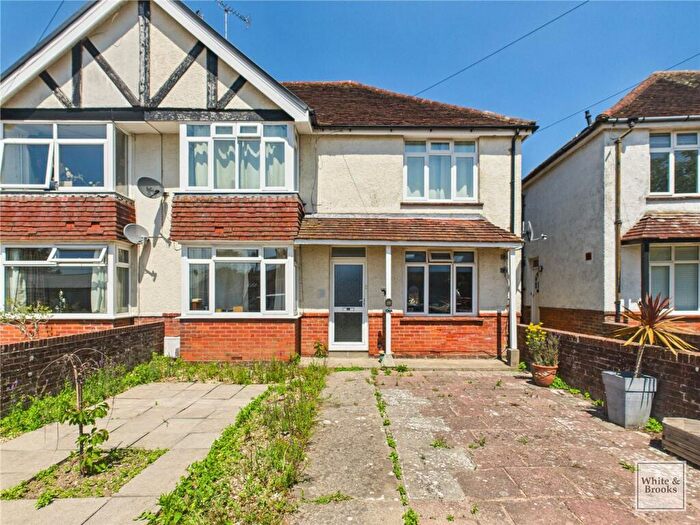 2 Bedroom Apartment For Sale In Orchard Gardens, Chichester, PO19