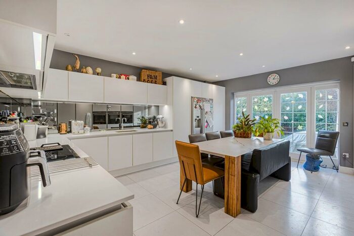 4 Bedroom Town House To Rent In Azalea Close, London Colney, St Albans, AL2