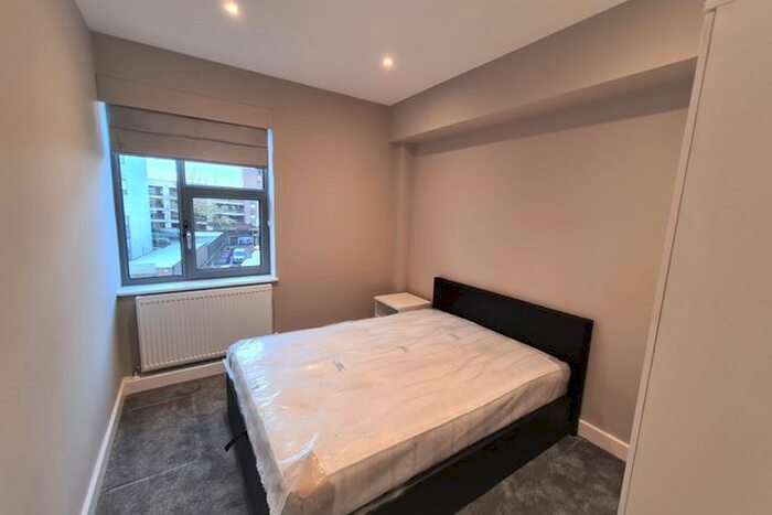 1 Bedroom Flat To Rent In Exchange Road, Watford, WD18