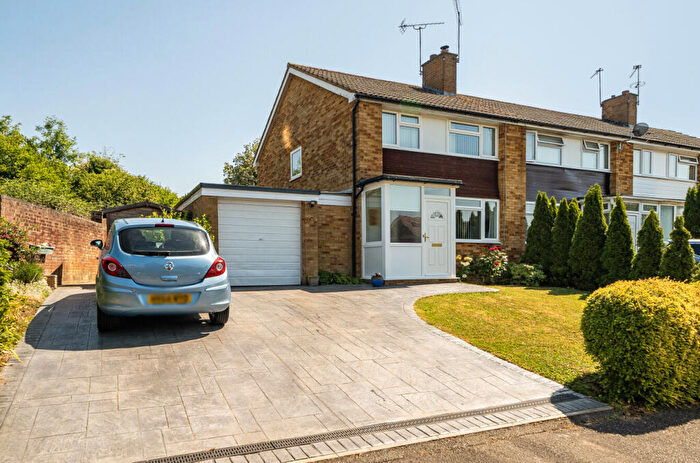 3 Bedroom End Of Terrace House For Sale In Wentworth Crescent, Maidenhead, Berkshire, SL6