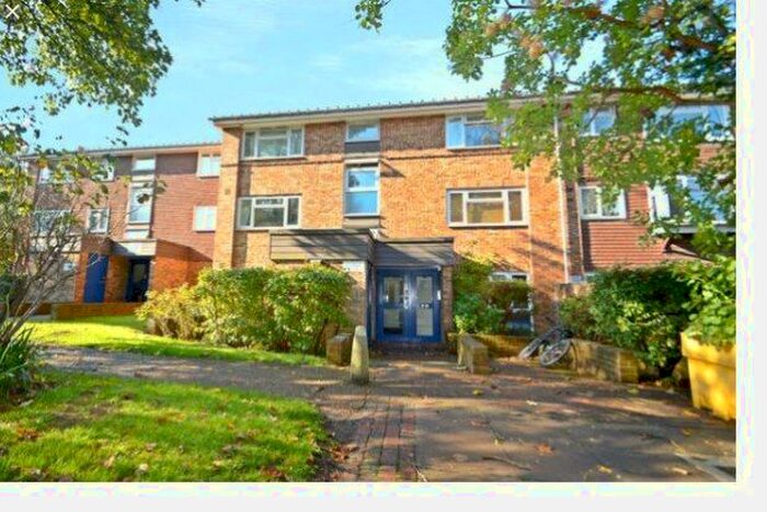 1 Bedroom Flat To Rent In Granville Close, Croydon, CR0