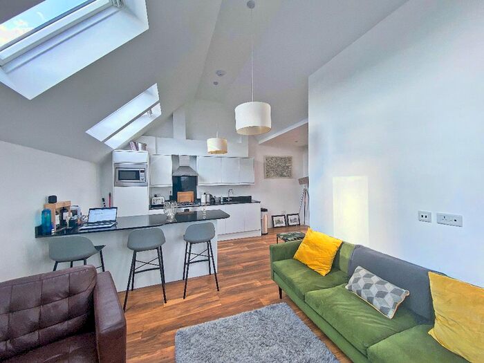 2 Bedroom Flat To Rent In Fleet Road, Fleet, GU51