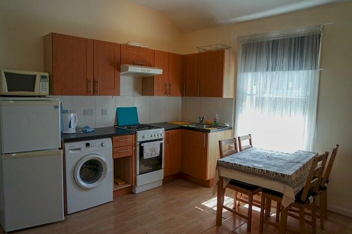 1 Bedroom Flat To Rent In High Street, High Barnet, Hertfordshire, EN5