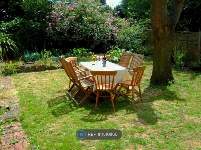 2 Bedroom Maisonette To Rent In Avington Grove, London, SE20