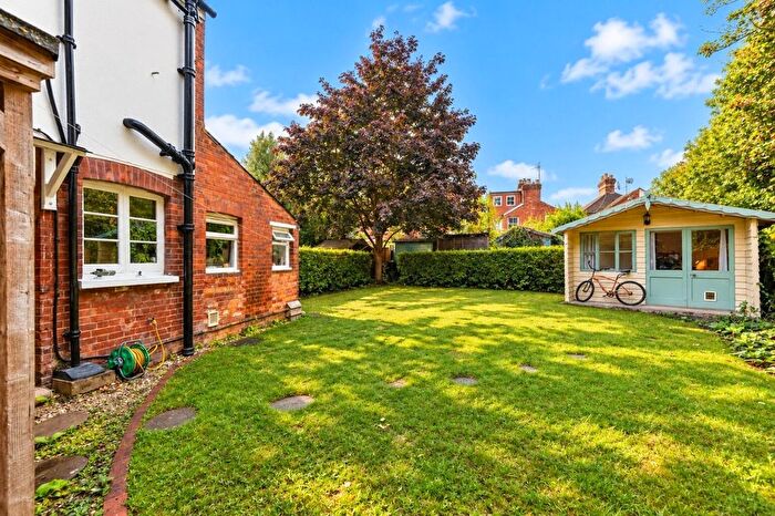 3 Bedroom End Terrace House For Sale In Linden Road, Guildford, GU1