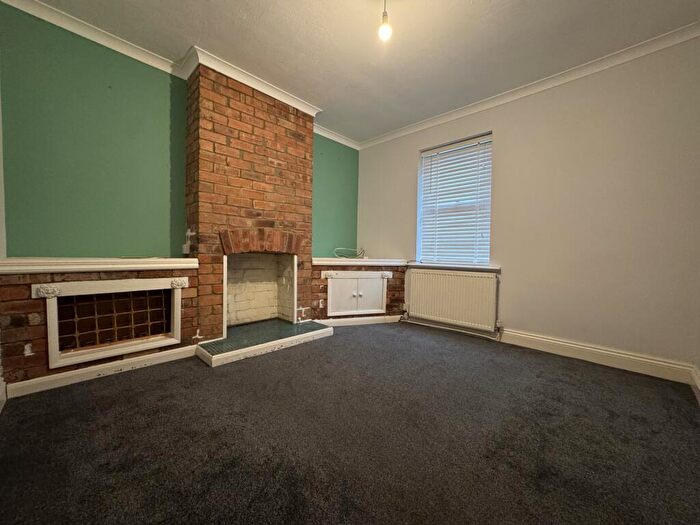 2 Bedroom House To Rent In New Street, Grantham, NG31