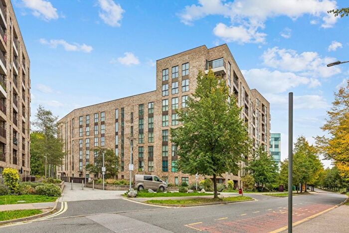 2 Bedroom Flat For Sale In Lakeside Drive, Park Royal, NW10
