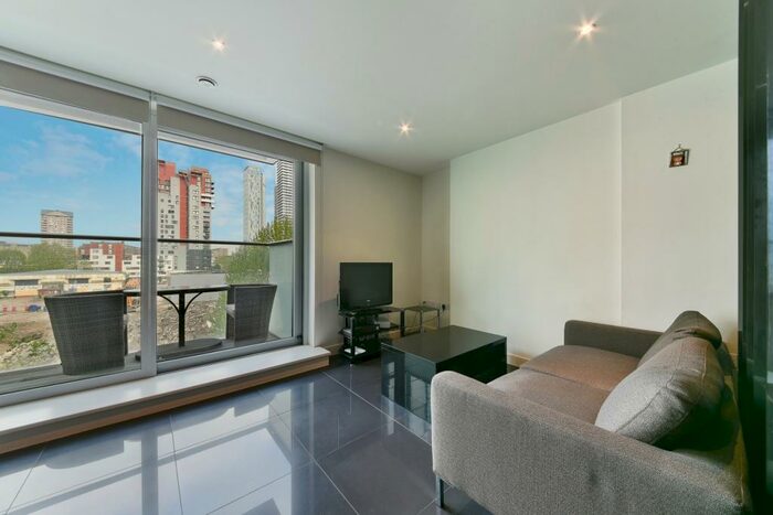 Studio To Rent In West Tower, Pan Peninsula, Canary Wharf, E14